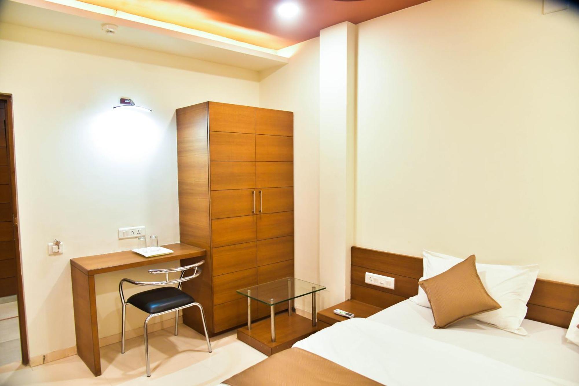 Hotel Ashooka Inn Gandhinagar Luaran gambar